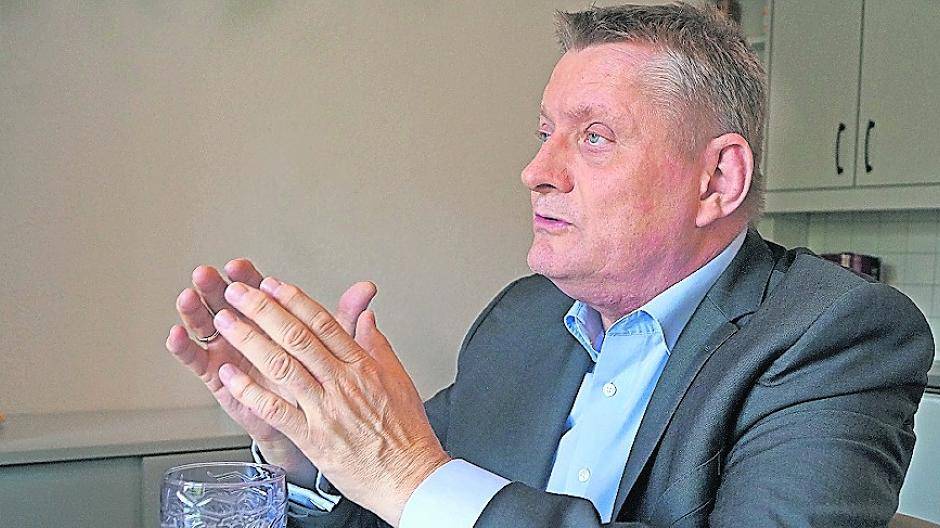 Hermann Gröhe über feuchte Augen, Merkels Wert und seine Familie: „Ich gehöre zur Nationalmannschaft. Die Position bestimmt die Trainerin!“