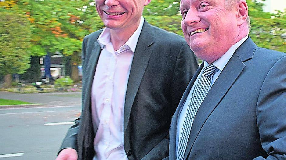  Bundes-Gesundheitsminister Hermann Gröhe (rechts) musste zwar kräftig Federn lassen, er kann aber seine Arbeit in Berlin fortzusetzen. Ob er auch unter „Jamaika“ in seinem Ministeramt bleibt, muss abgewartet werden.  