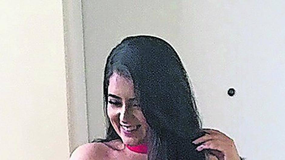 Fashion-Bloggerin Arin unterhält 14 K Menschen mit ihrer Seite!