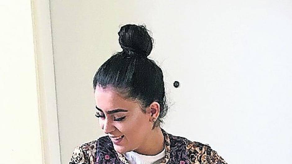 Fashion-Bloggerin Arin unterhält 14 K Menschen mit ihrer Seite!