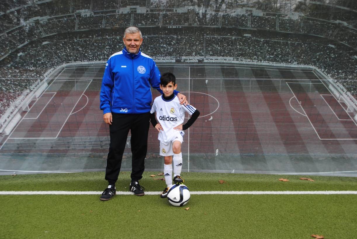 Trainieren wie die Fußballprofis: Ozan lernt Tricks der Borussenkicker