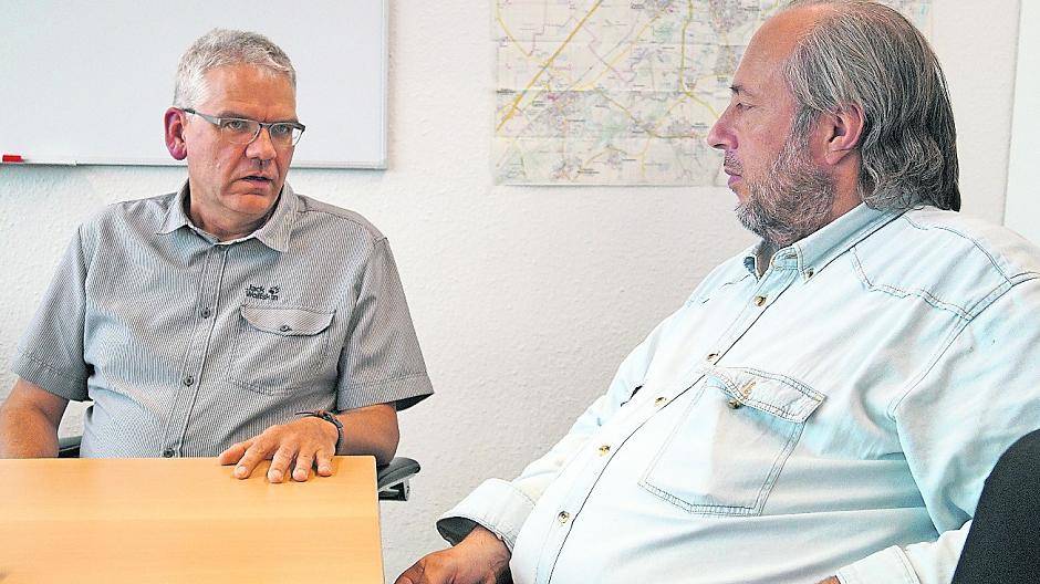  Grünen-Bundestagskandidat Peter Gehrmann (links) traf sich im Neusser Pressehaus zum Gespräch mit den Kurier-Redakteuren Thomas Broich und Gerhard Müller (rechts). 