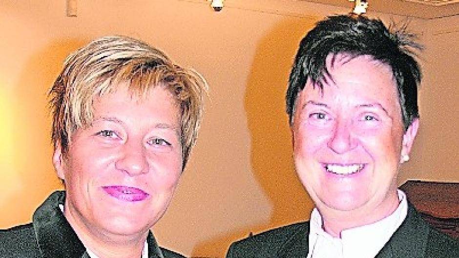  Bei einem gemütlichen Glas Bier beim Sommerfest 2016 bei der ehemaligen Majestät Dominik Wegener kamen die beiden Damen Monika Treppner und Manuela Velder auf die Idee einen Reiterverein für den BSV Grevenbroich zu gründen.  