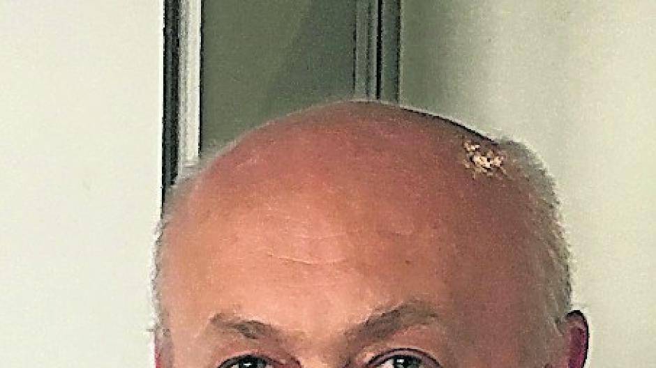  Frank Möller von den Abwasser-Betrieben versucht die Bürger zu beruhigen. 