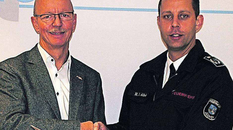  Weitere sechs Jahre Feuerwehrleiter: Heinz-Dieter Abels (rechts) wurde einstimmig von Rat und Feuerwehr bestimmt. 