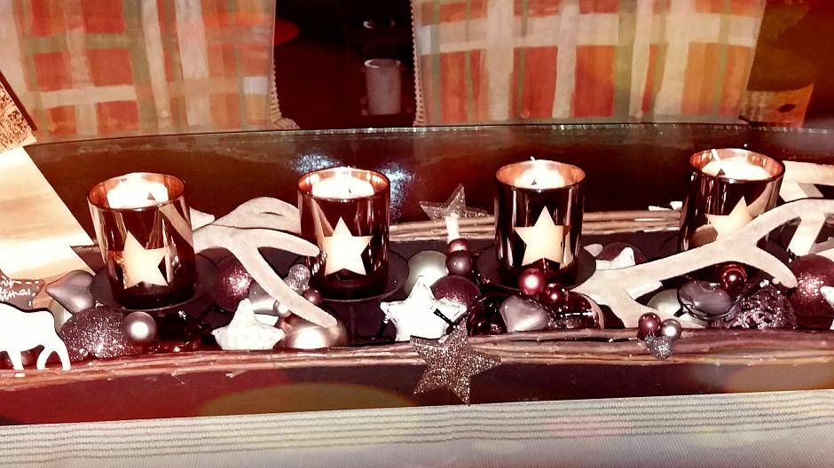 Ganz in Rot: Der Adventskranz von Renate Küppers aus...