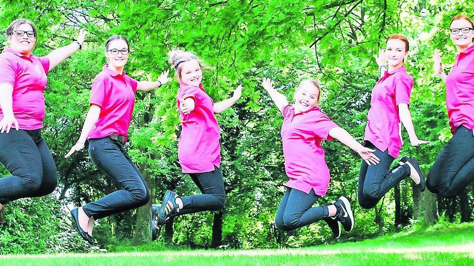  Vier Hofdamen, schmücken den Hofstaat des zukünftigen Königspaares. Es sind Sabrina Bossems, Anna und Katharina Möcker, sowie Simone Schiffer. Außerdem wird der Hofstaat durch zwei Prinzessinnen verschönert. Es sind Julia Kratzke und Ina Wachtmeister.  
