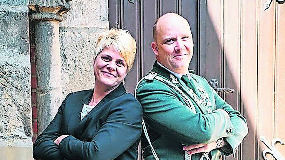  Als Adjutantenpaare stehen dem zukünftigen Königspaar Monikas Bruder Ralf Wienands mit Sonja Bürling, sowie Zugkamerad Marcel Siccura mit seiner Gattin Anja (oben) mit Rat und Tat zur Seite. 