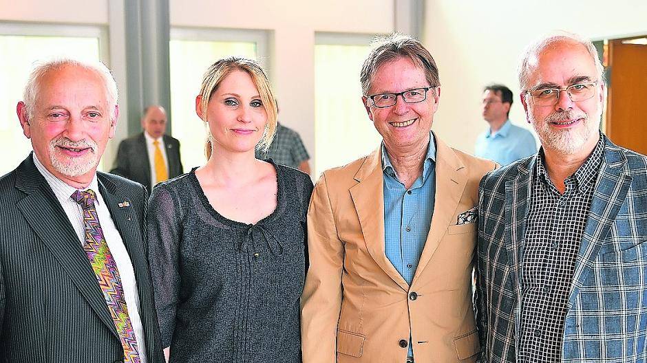  MRSA-Konferenz im Kreishaus Grevenbroich (von links): Professor Jacques Scheres, Silvia Eller, Gesundheitsdezernent Karsten Mankowsky und Roland Schulze-Röbbecke. 