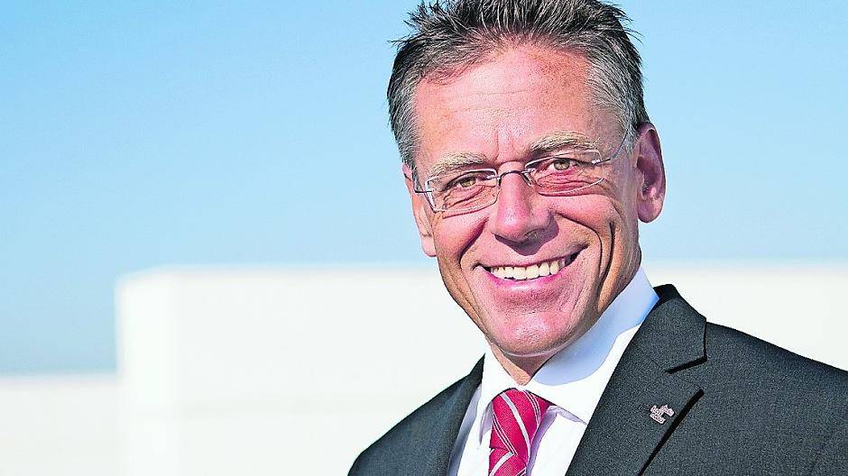  Sechs Kandidaten auf dem Schul-Podium: Roland Sperling („Linke“), Peter Gehrmann („Grüne“), Hermann Gröhe (CDU), Daniel Rinkert (SPD), Bijan Djir-Sarai (FDP) und Dirk Helmut Kranefuß (AfD) hoffen auf möglichst viele Stimmen. Für sich und für ihre Parteien. Die Kurier-Redaktion hofft auf eine hohe Wahlbeteiligung: Gehen Sie bitte wählen! 