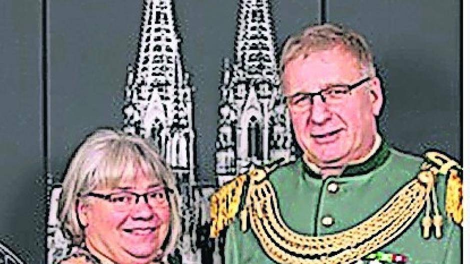  Karoline Kahm ist die Königin, Hans-Willi Kahm Prinzgemahl. 