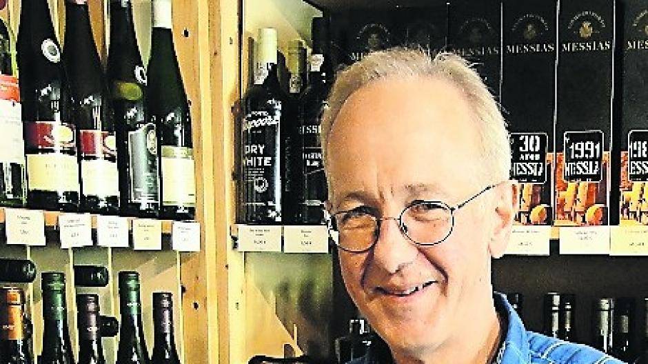  Ulrich Siegel holt Reubers nach Grevenbroich. Unter anderem das Werk „Im Feld“ (links). 
