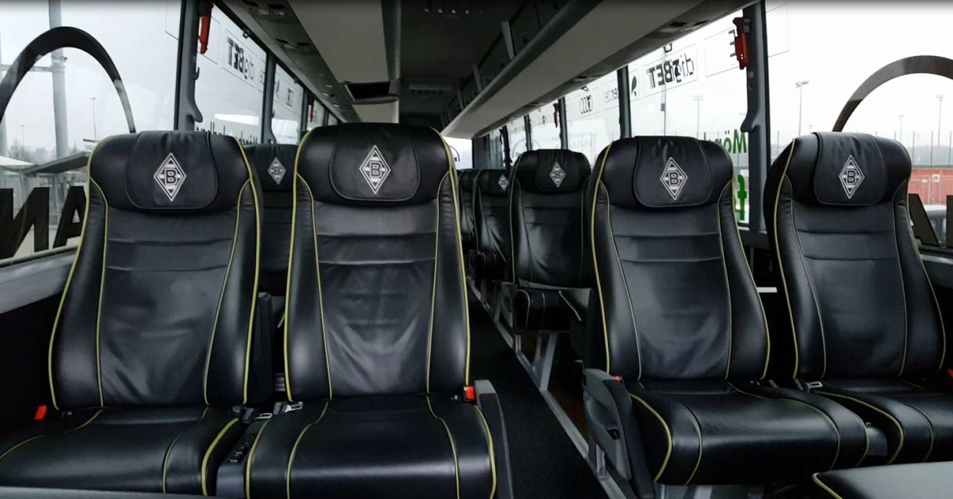 Als Busfahrer ganz dicht an der Fohlenelf dran ...!