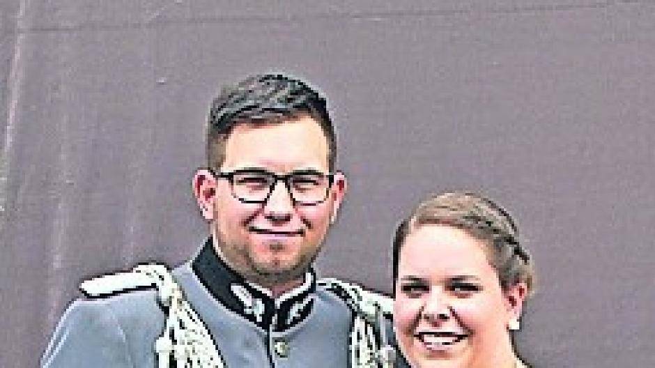 In alten Wurzeln neue Kraft: Stolzes Fest mit tollem König