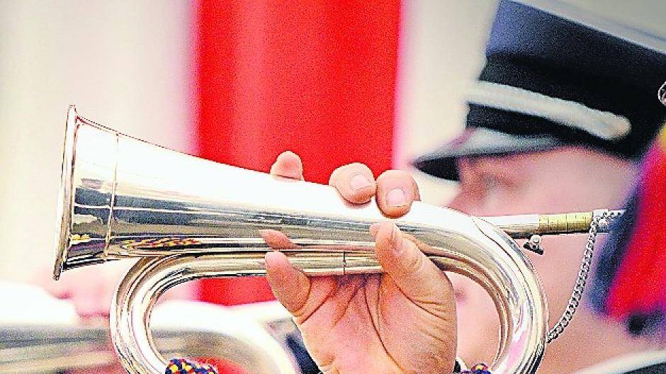 Hilfstransport nach Uganda: Viel Blech für „Dicke-Backen-Musik“