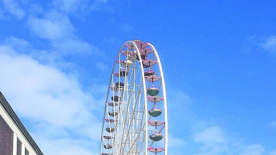 Riesenrad auf´m Markt, Achterbahn auf´m Ostwall — warum denn nicht?