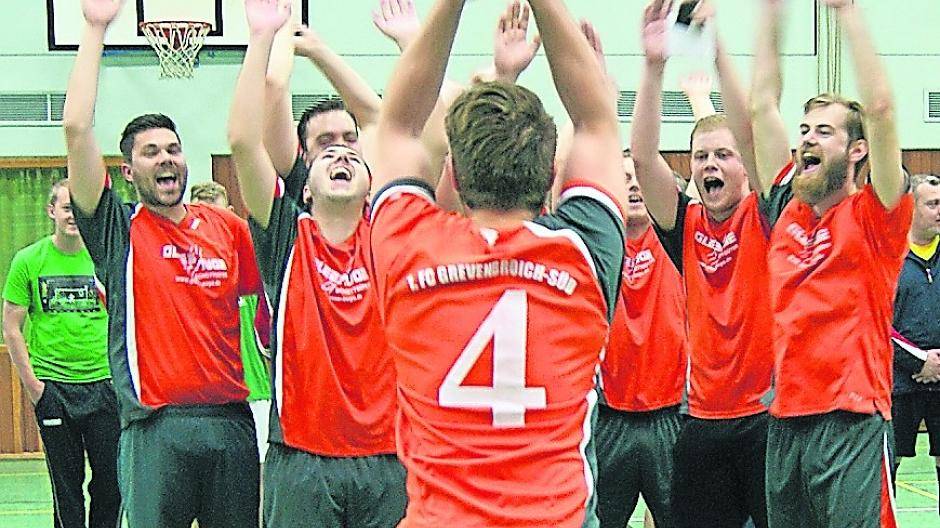  Das Jubelbild aus dem vergangenen Jahr. Wer wird heuer den Pokal holen? 