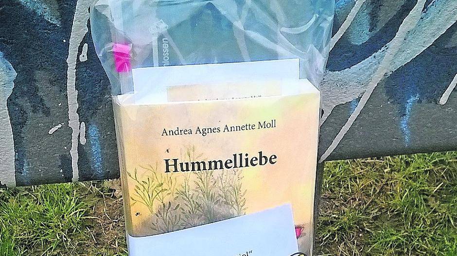 Autorin Andrea Moll setzt ihre Bücher aus ..!