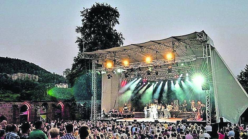  So ähnlich wird die Musical-Bühne aussehen, die das Team um Marc Pesch am Pascal-Gymnasium aufbauen wird. Sollte es 9. Juli regnen, wird das Event natürlich in der Schule statt. 