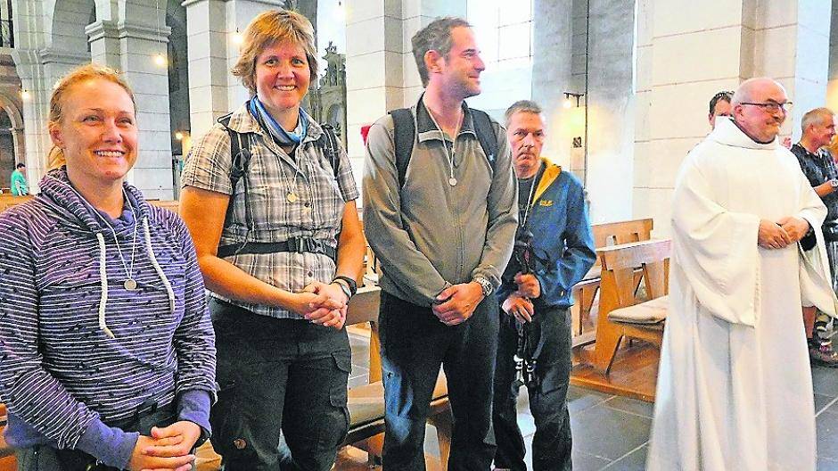  Die Erstpilger von links Nadine Pannke,Nicole Kurz, Roland Neitzel, Holger Bensch und Frater Thomas OSB. 