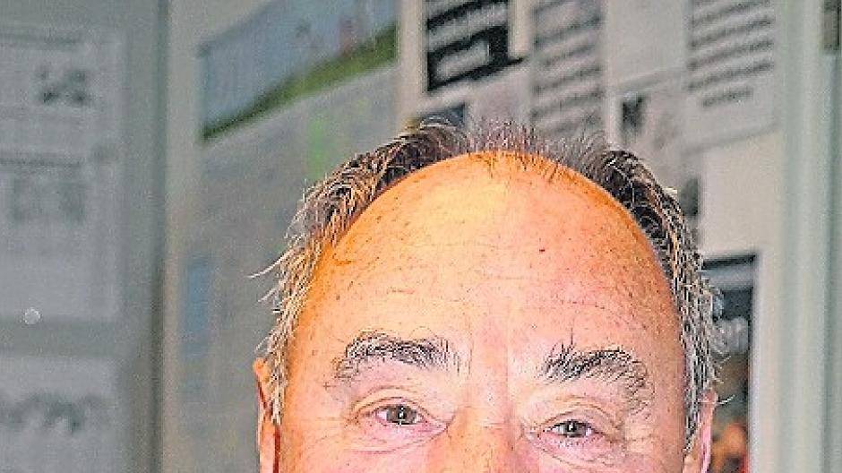  Reiner Landsch ist so etwas wie der „Ur-Vater“ des Karnevals — nicht nur in Orken, sondern in ganz Grevenbroich. Unvergessen ist sein Engagement in der „Föderation der Europäischen Narren“ mit den tollen Vorstellabenden in der Erft-Halle.  