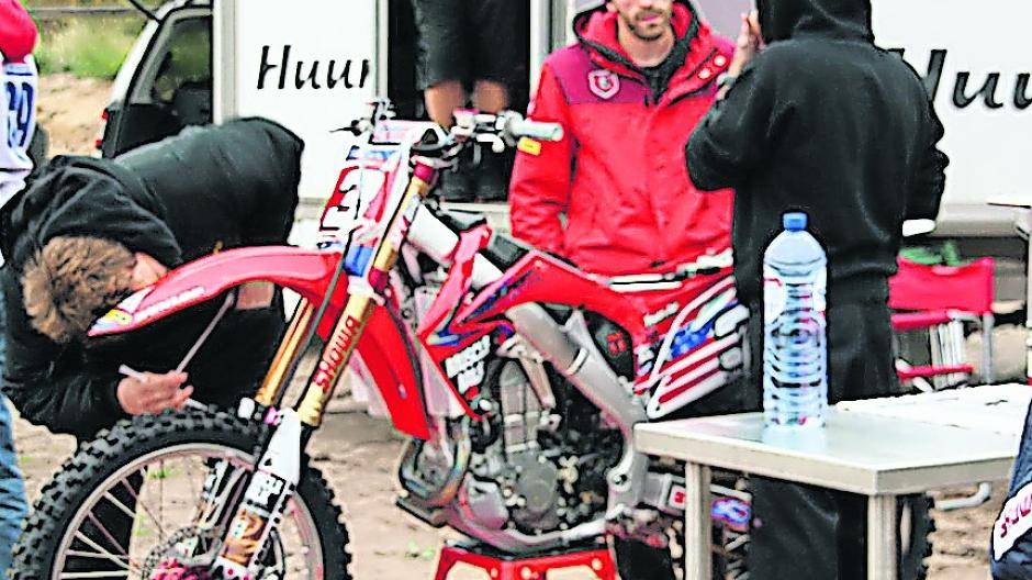  Zu den Attraktionen gehört der Motor-Sport-Club Grevenbroich, der auf dem Marktplatz für diese besonders erfolgreiche Sportart aus der Schloss-Stadt werben will. Sie werden nicht nur ihre erfolgreichen Maschinen vorstellen und zum Fachsimpeln bereitsstehen, sie werden auch mit lohnenswerten Aktionen zu überraschen wissen. 