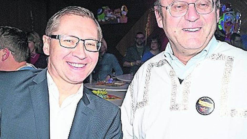  Vize-Bürgermeister von Nesselrode als Scheich; gleich mit dabei der Mann vom Staatssicherheitsdienst. 