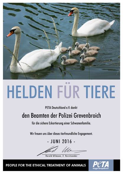 PETA ernennt die Beamten der Polizei Grevenbroich zu „Helden für Tiere“