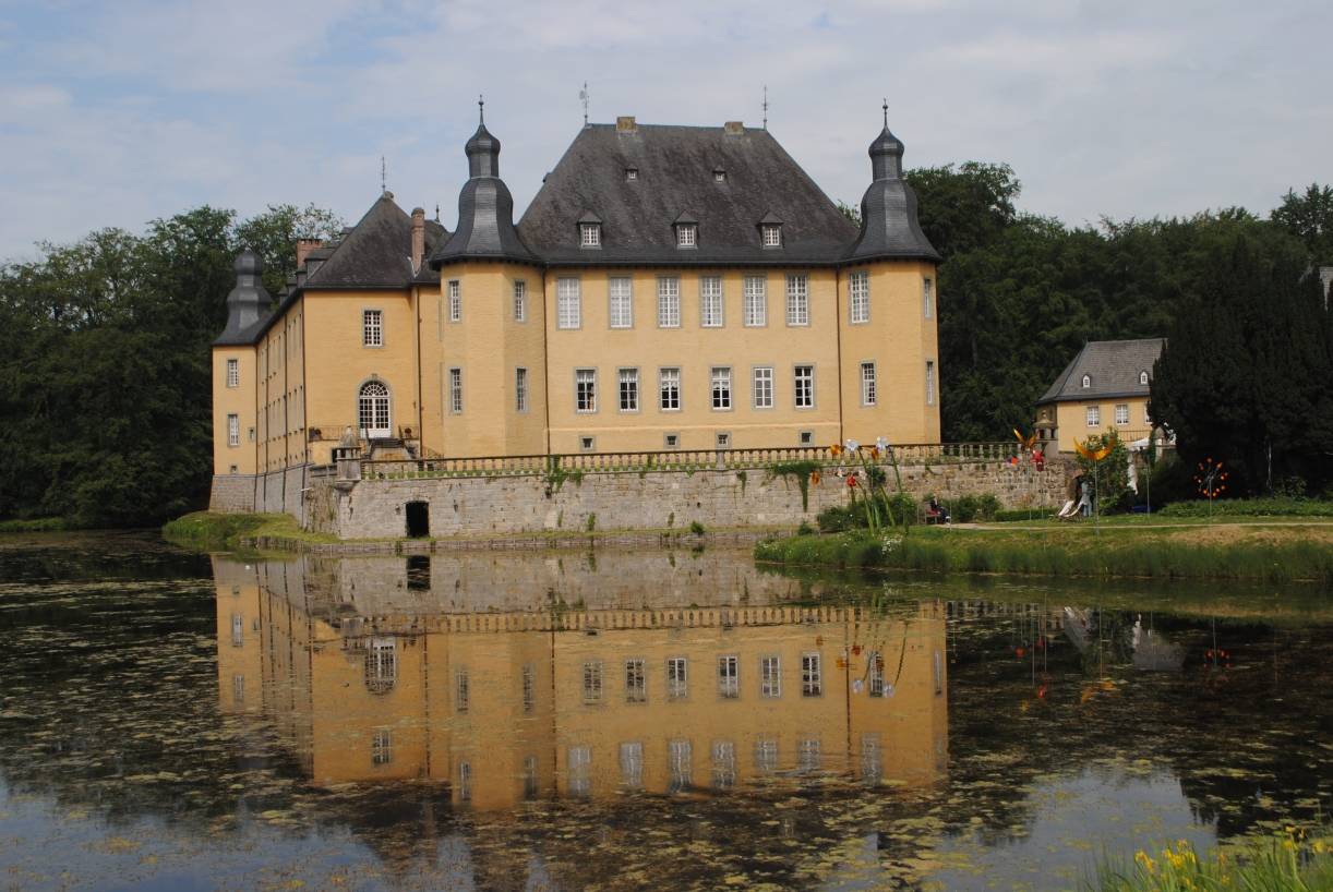  Die „Dycker-Bach-Tage“ finden am 1. und 3. Juli das erste Mal im historischen Komplex von Schloss Dyck statt. 