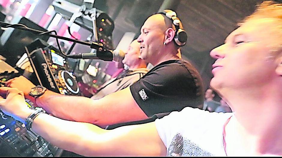 DJ-Oberliga: „Avancada“ legt mit Armin van Buren auf Ibiza auf