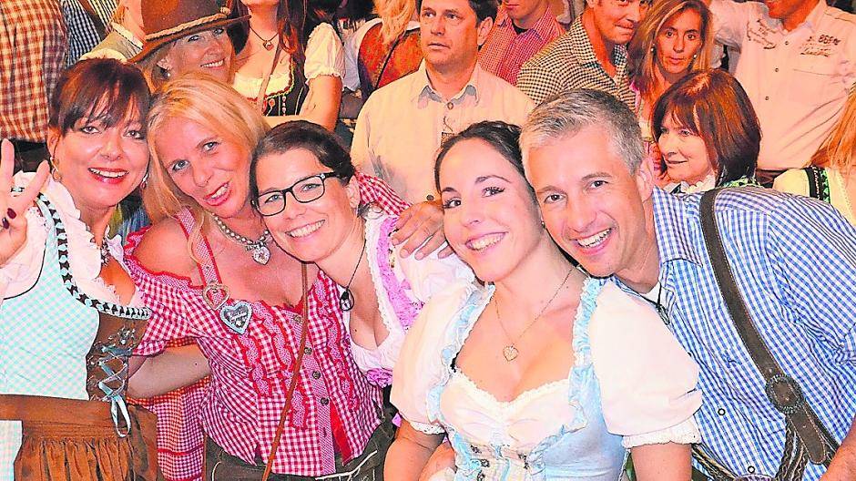  Gute Stimmung gehört beim traditionellen Oktoberfest quasi zur Grundausstattung. Und auch die „Wies´n-Königin“ darf da natürlich nicht fehlen. Gemeinsam mit Veranstalter Marc Pesch sucht der Erft-Kurier wieder nach Bewerberinnen. 