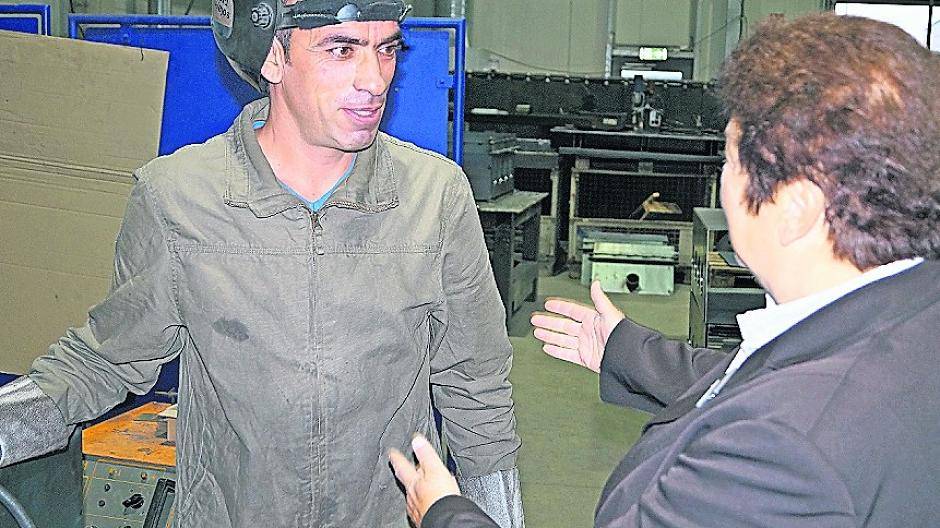  Mit offenen Armen: Sileman Hajo ist in Rommerskirchen wahrhaft angekommen. 