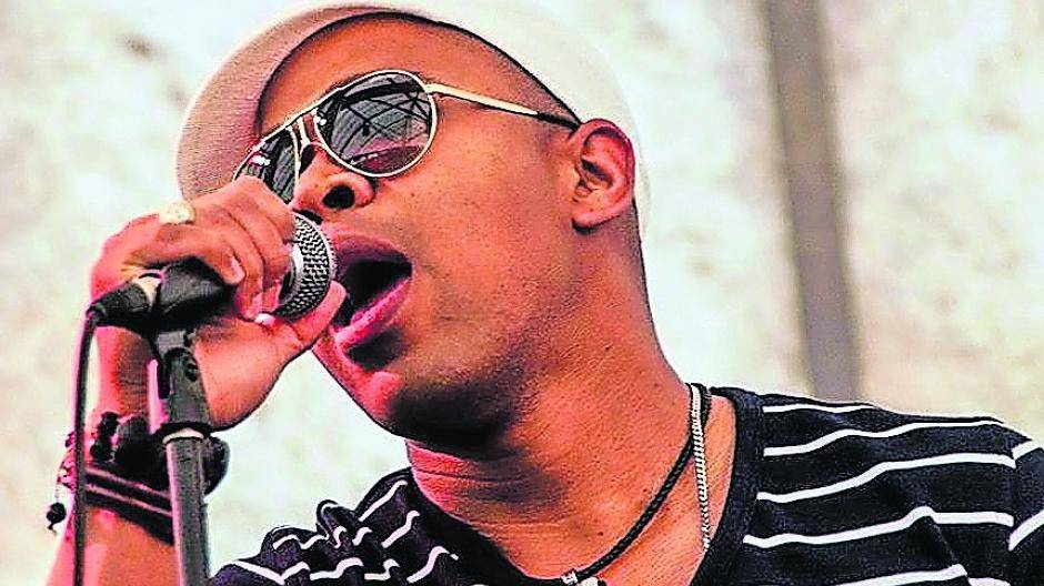  Ende 2010 gründete Tomi Sotolongo Fuentes die Band ‚Tomy y su Timbalight‘. Die in Belgien lebenden Musiker stehen für „Son“, basierend auf kubanischem Salsa und traditionellem karibischen Sound. 