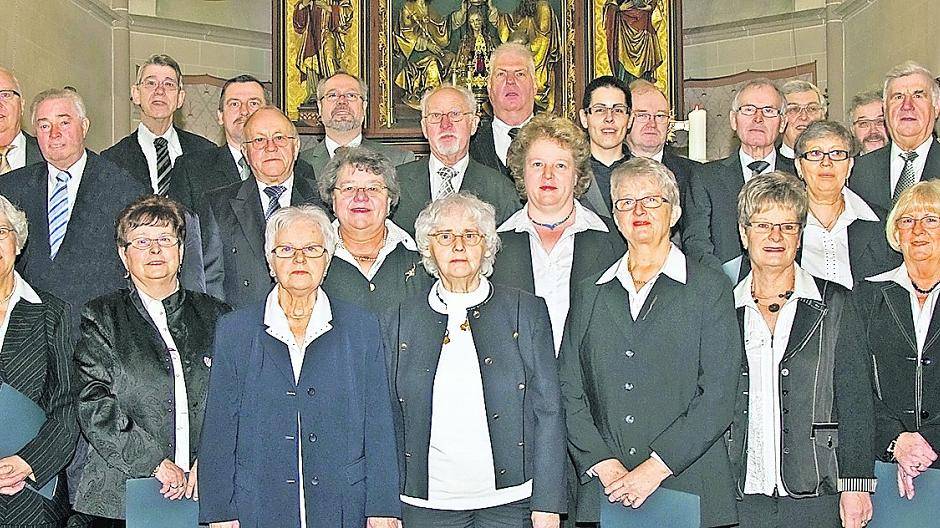  Der Pfarr-Cäcilienchor aus Nettesheim hat sich zu seinem 150. Geburtstag ein ebenso tolles wie umfangreiches Festprogramm vorgenommen. Dabei wird es auch zu dem ein oder anderen Wiedersehen kommen. 