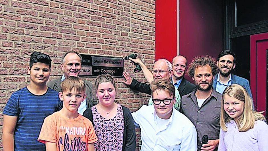  Mit dem neu gewonnenen Titel „Schule ohne Rassismus — Schule mit Courage“ macht die Wilhelm-von-Humboldt-Gesamtschule sich auf einen Weg, auf dem Internationalität und Interkulturalität Normalität werden. 