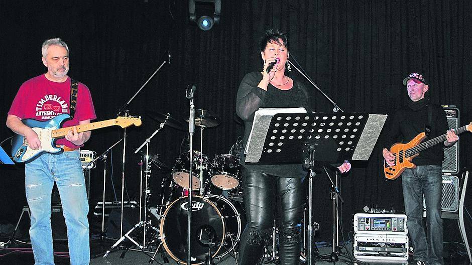  Moni Prinz ist die charismatische Stimme von „Stormy Silence“. Selbst an Krebs erkrankt, tritt sie am Samstag im Etienne bei einer Typisierungsaktion auf die Bühne.  