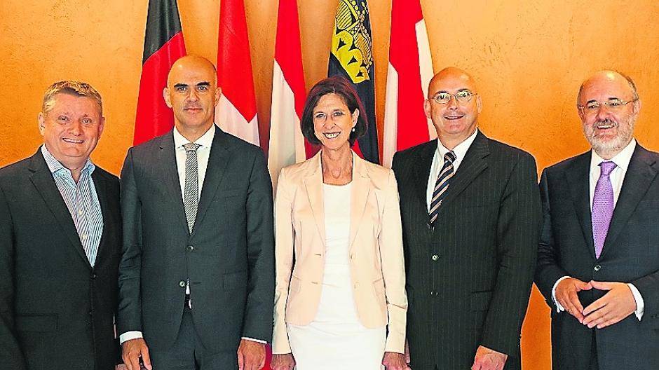 Hermann Gröhes „Berliner Notizen“ Gib mir fünf: Hier wird Deutsch gesprochen!