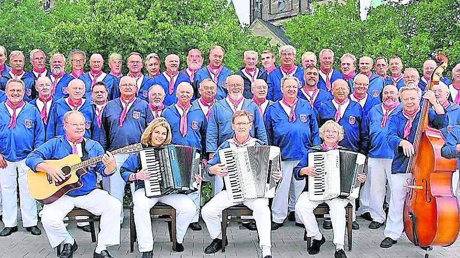  Der „Shanty-Chor“ aus Neuss lädt am Samstag auf dem Synagogenplatz auch zum Mitsingen ganz herzlich ein.  
