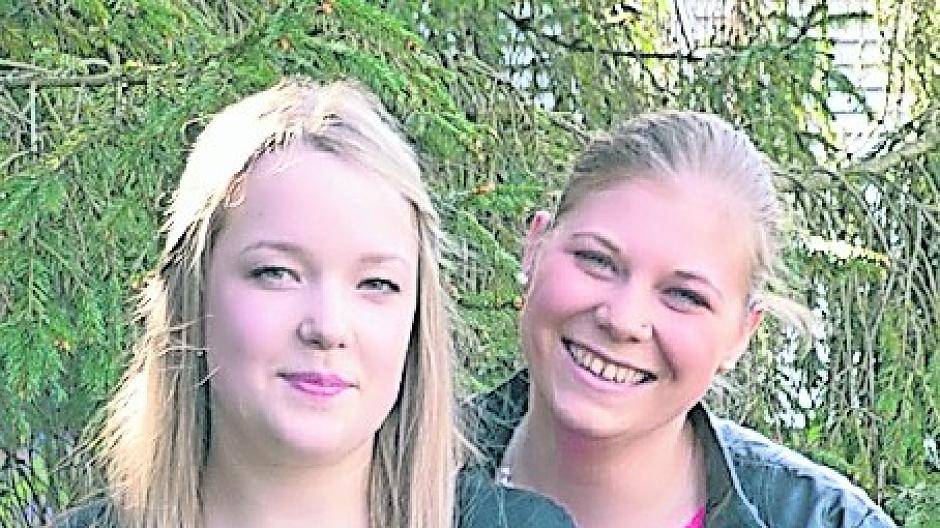  Die beiden Hofdamen Yvonne und Ann-Kathrin.  