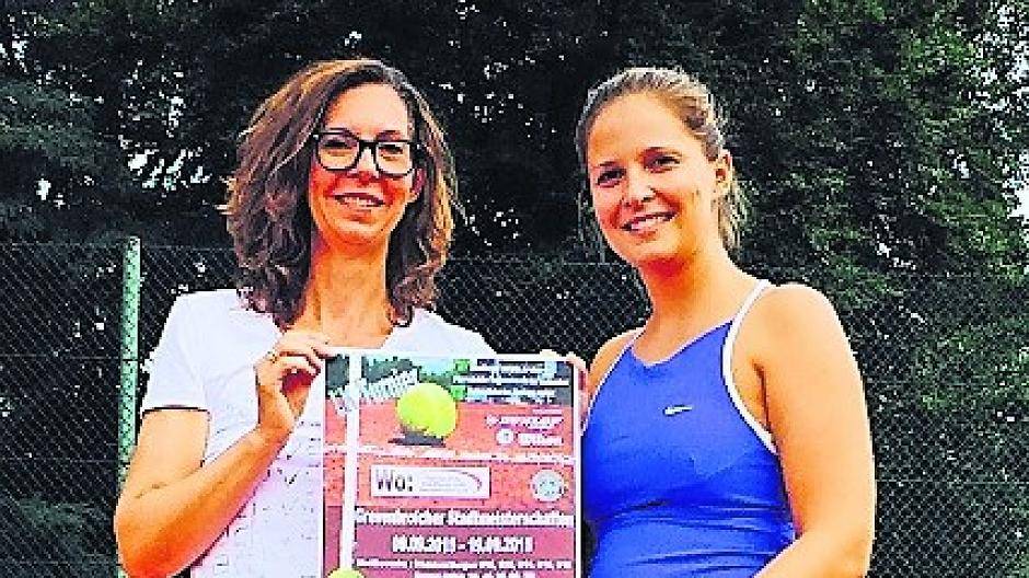  Irirna Schröck (links), Vorsitzender TC „Rot-Weiß“ und Jugendwartin Jana Thissen werben um weitere Teilnehmer. 