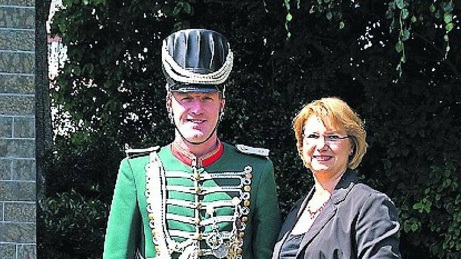  Das Adjutantenpaar Rainer und Petra de Jong.  