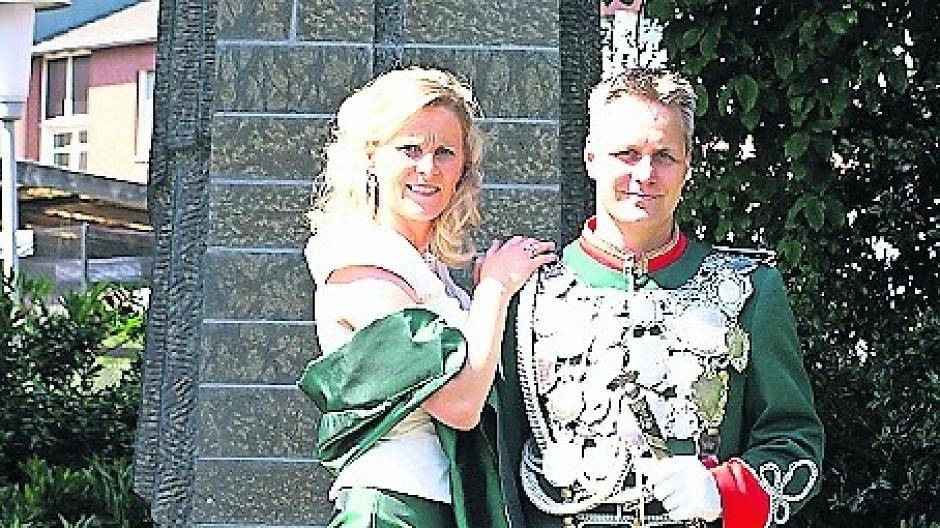  Das Königspaar Wolfgang und Simone Weber.  