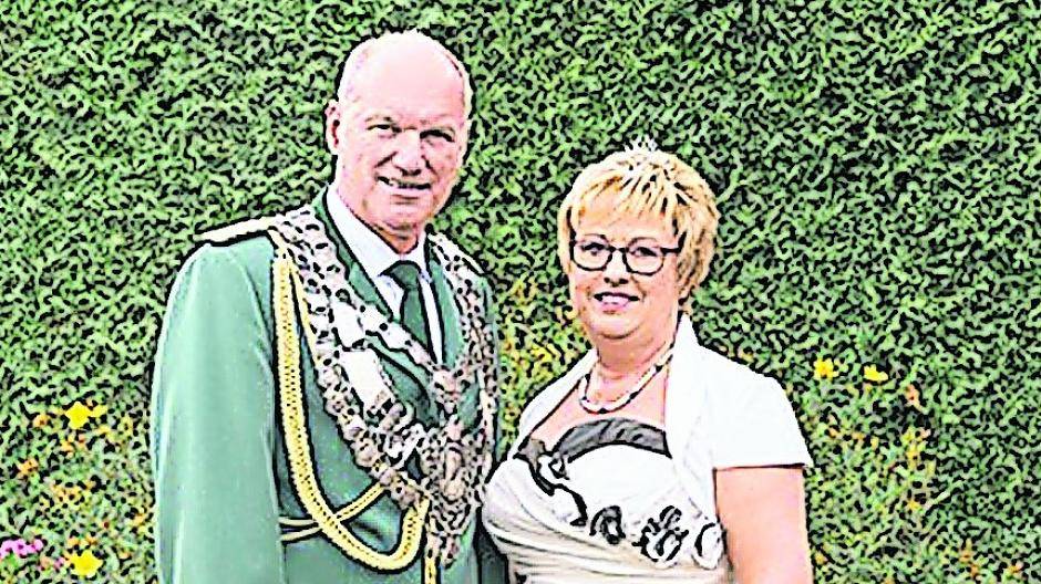  Jürgen und Birgit repräsentieren in diesem Jahr die Gustorfer Traditionshüter.  