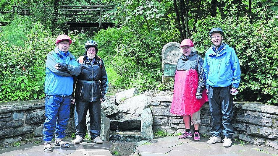 „Nasse“ Tour der Radler des Netzwerks an der Ruhr entlang