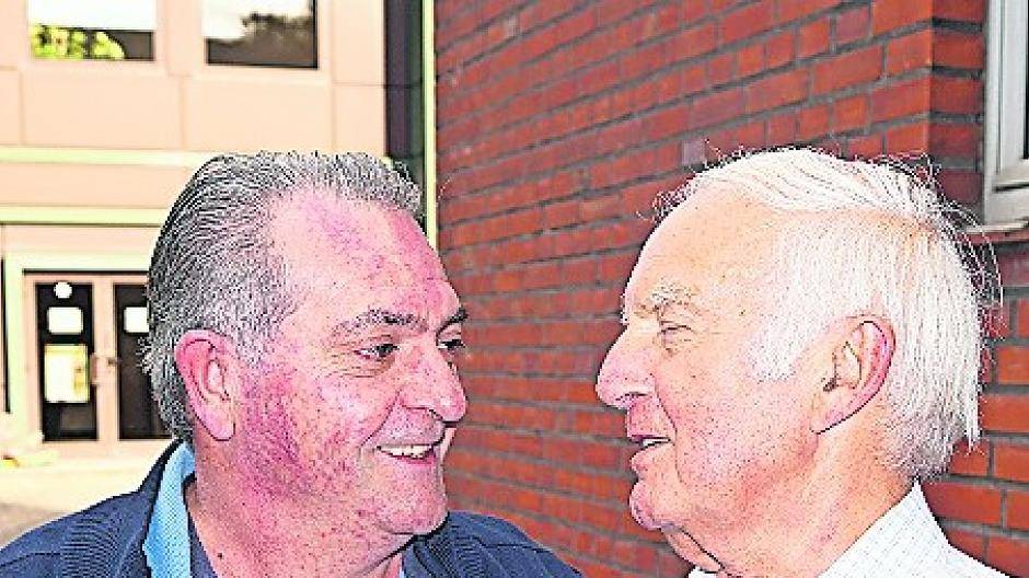 „Ooops, die Arche ist wieder da!“ – Tolle Fackeln über den Bad-Neubau
