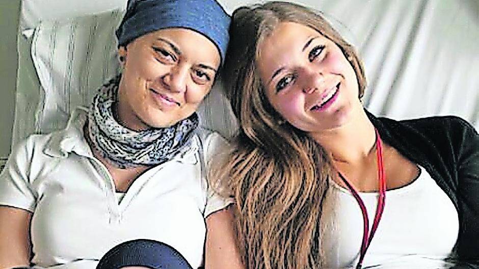 Haben noch lange nicht aufgegeben: Angie Wego mit ihrer Tochter Maike. 