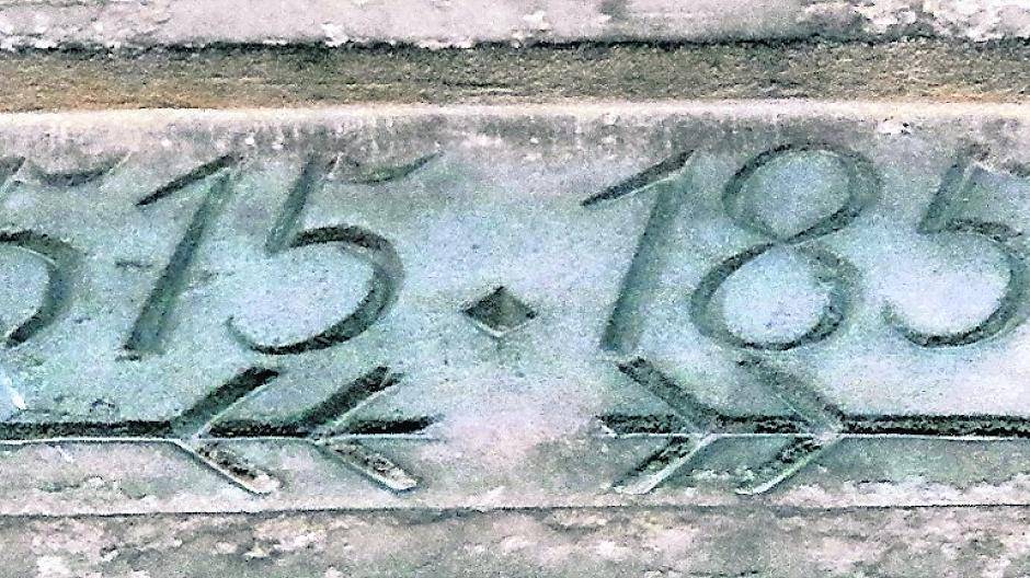  Dieser Stein macht deutlich, warum am kommenden Sonntag in der Nettesheimer Kirche 500 Jahre gefeiert werden können. 