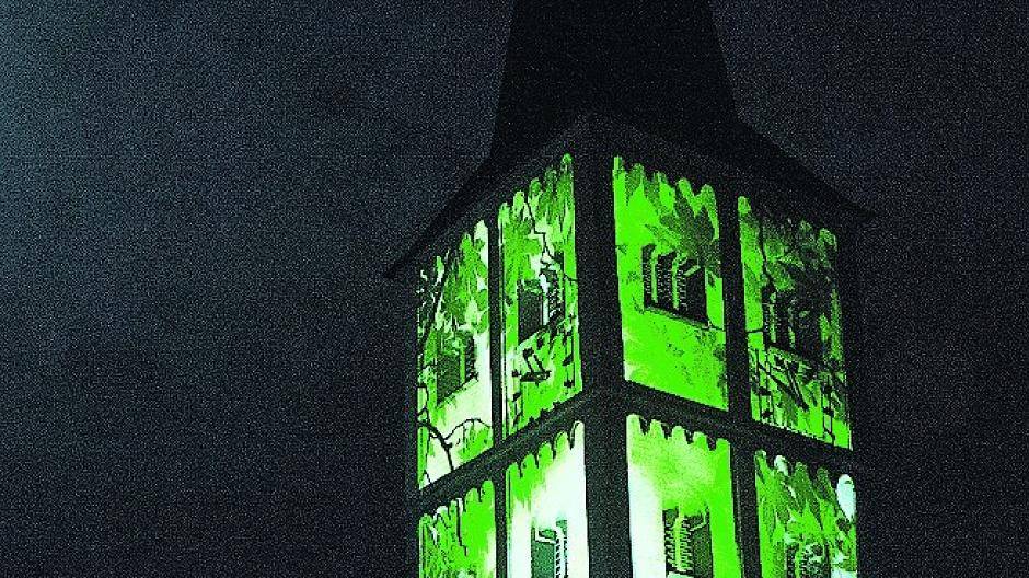  In welchen Farben und Bildern wird in diesem Jahr der Turm von „St. Stephanus“ beim großen Turmfest erstrahlen? 