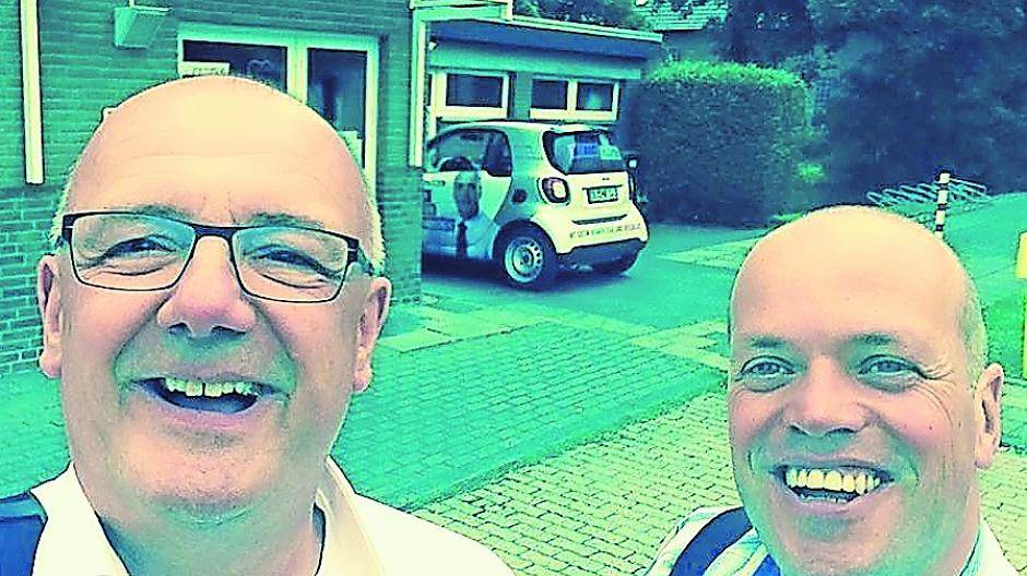  Den Sozialdemokraten ein Dorn im Auge: das gute Verhältnis von Bürgermeisterin Kwasny und Landrat Petrauschke. Der Stadt würde es gut tun, wenn ein „Bürgermeister mit einem anderen Parteibuch“ Gesprächspartner wäre. Im Übrigen: „Was im Kreis Standard ist auf Kosten der Kommunen, danach würden wir uns in Grevenbroich die Finger lecken“, so Krützen. Wenn beim Kreis dreilagiges Klopapier benutzt würde, wäre man hier bei uns froh Recycling-Klopapier zu bekommen ... 