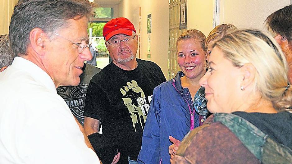 Hilfsbereite Bürger, dankbare Flüchtlinge, emsige Beamte